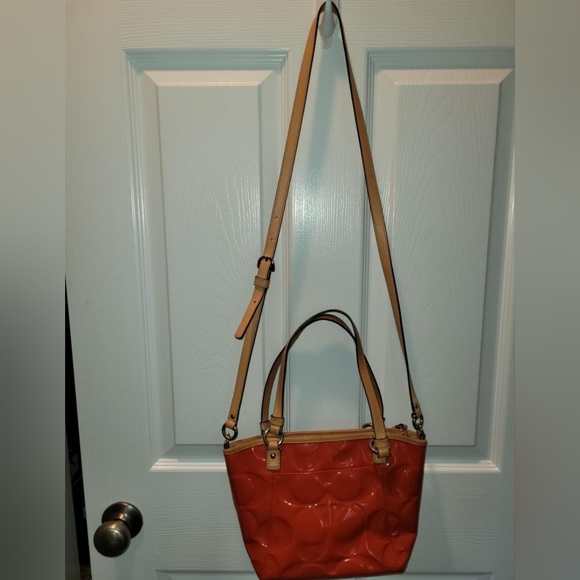 Coach patent leather crossbody/shoulder bag - Picture 8 of 16